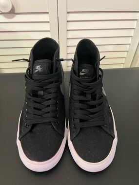 Nike Black Casual Sneaker Size 8.5